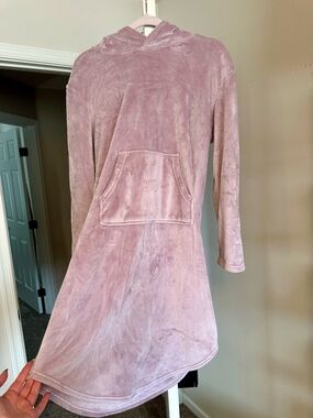 32 HEAT Soft Plush Pink Hooded Lounge Dress / Sleep Shirt Size S/M